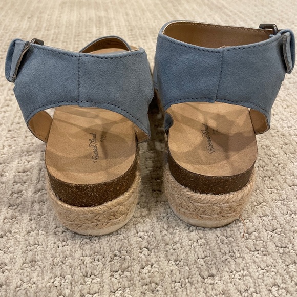 Universal Thread Women’s Platform Ankle Strap Sandal - Picture 3 of 6